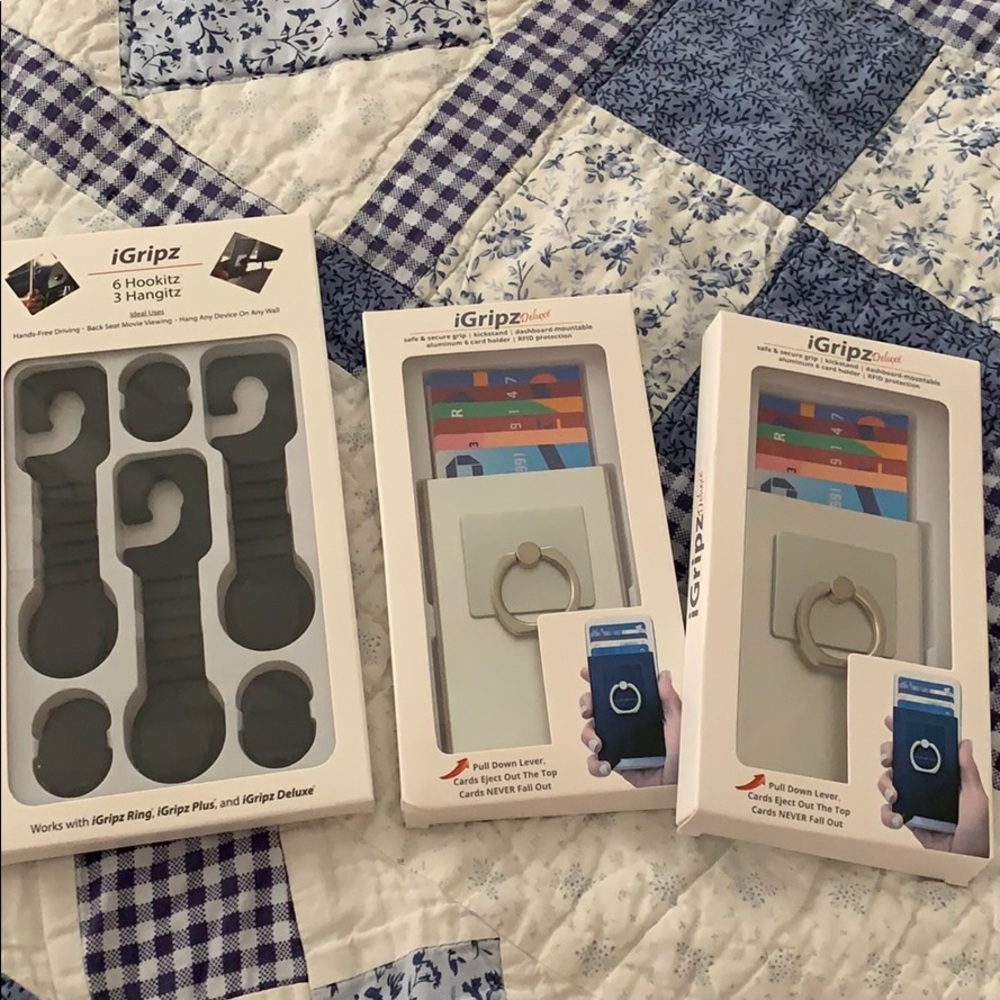 iGripz Deluxe Card Holder and Hooks